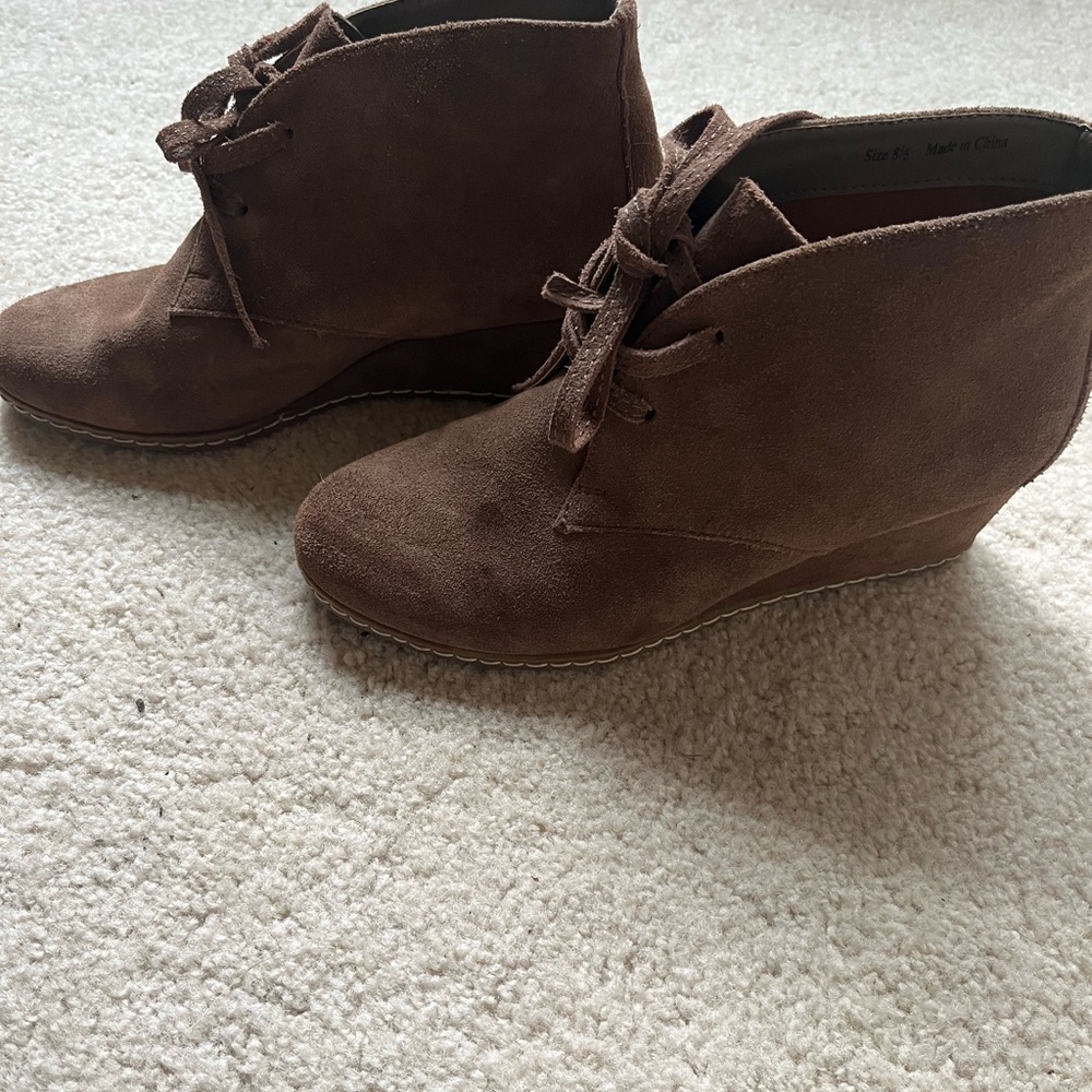 Dolce Vita suede shoes, 8.5